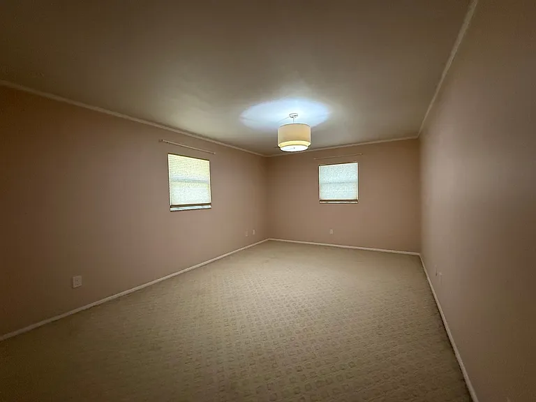 3636 Dame St — Photo 9