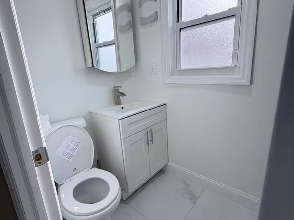 30 Seafoam Street image 10 of 17