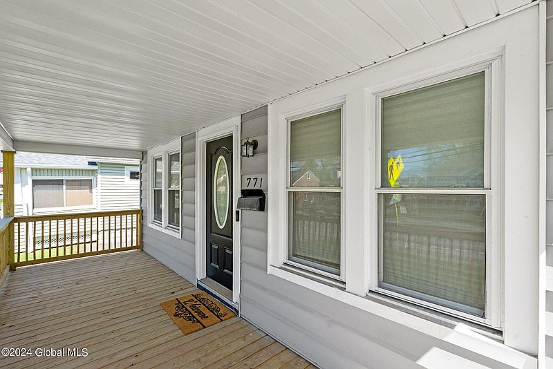5th image of 771 Curry Road