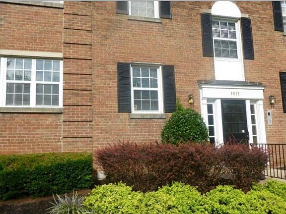 4th image of 1818 W Abingdon Dr APT 101