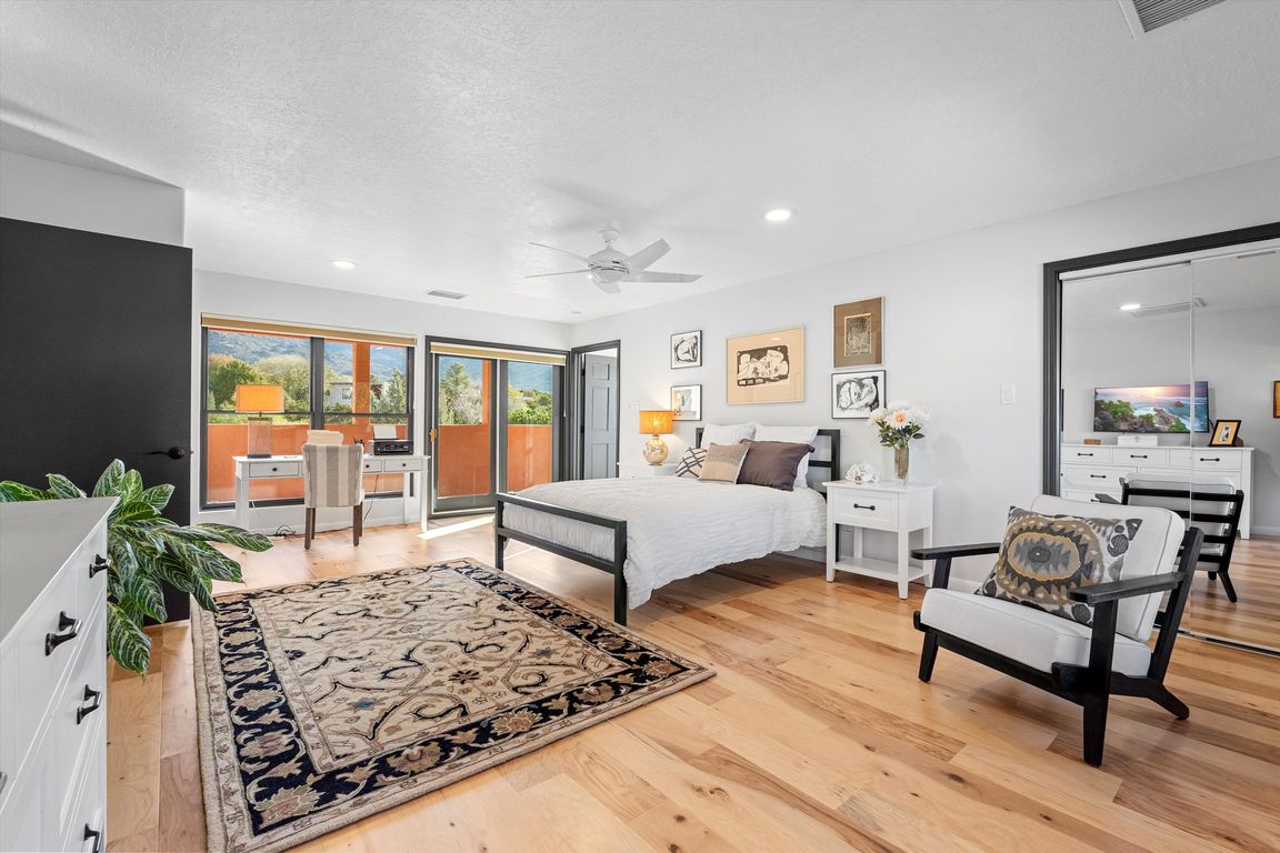 next background image