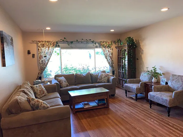 Danville Dr — Photo 3