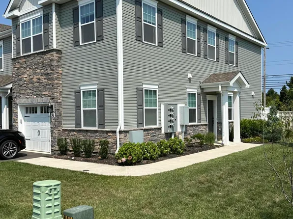 36 Chapel Ln, Wall, NJ 07753