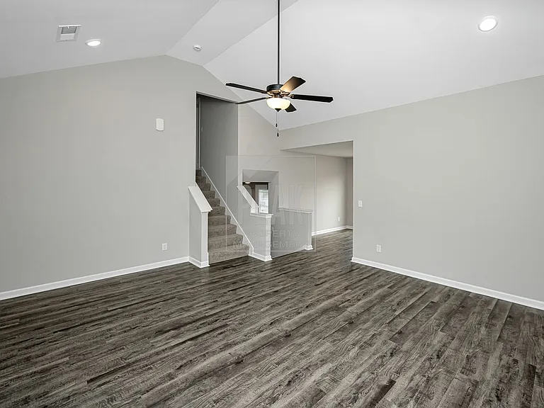 390 Woodland Cir — Photo 13