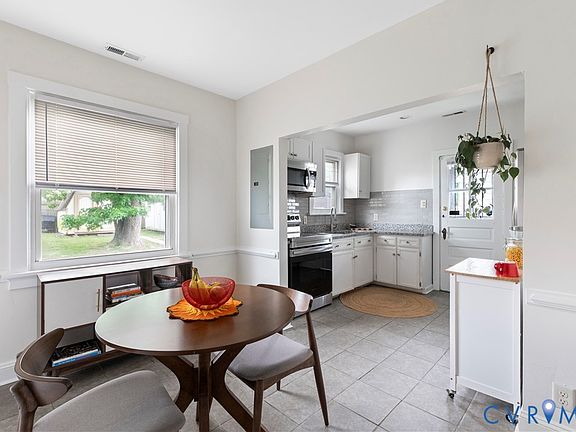 4th image of 613 Rothesay Rd