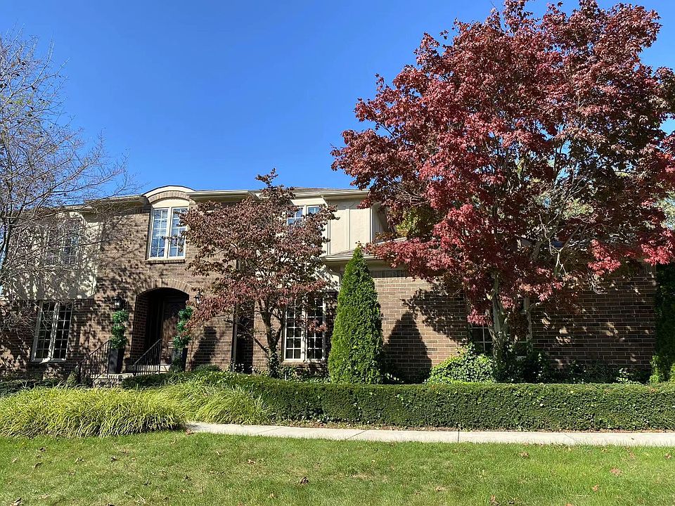 1st image of 323 Shellbourne Dr