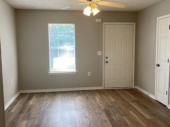 5th image of 23135 Lincoln St #B