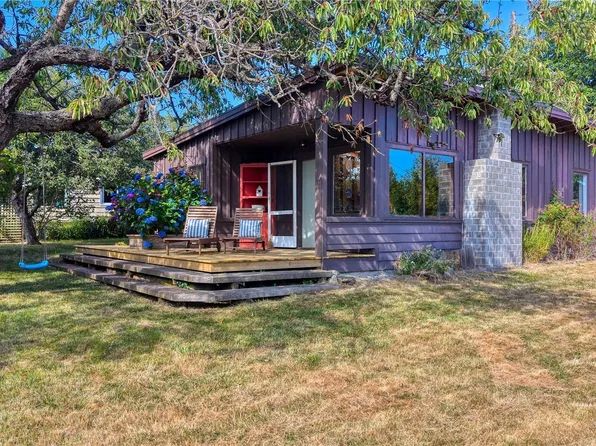 623 Roberts Drive, Point Roberts, WA 98281