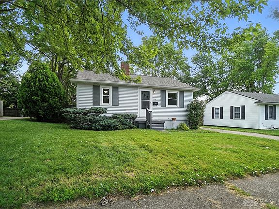 3rd image of 3024 Hobart Ave