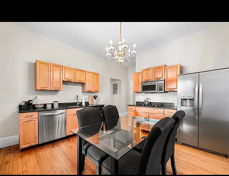 35 Van Winkle St #2 — Photo 2