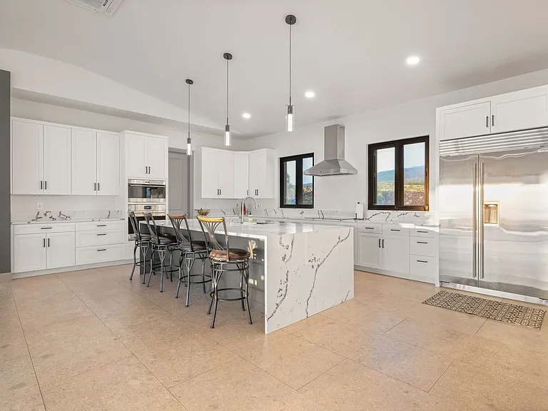604 Anapuni Loop — Photo 3