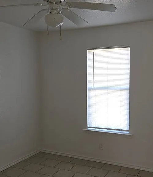 1107 Circle M Dr — Photo 24