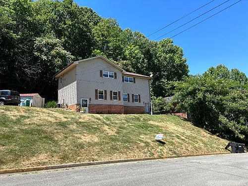 5335 Carolyn Cir Photo 1