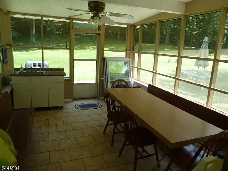 860 Burnt Meadow Rd — Photo 13