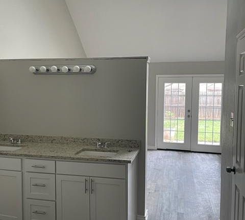 5th image of 101 Wilshire Dr #101