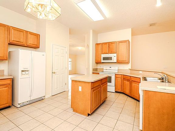 5th image of 764 S Heritage Creek Way