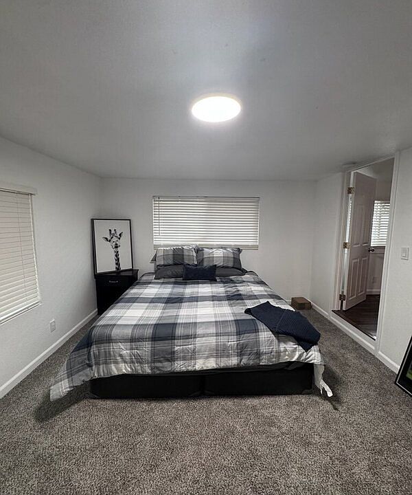 1st image of 2445 Town Cir Room 1