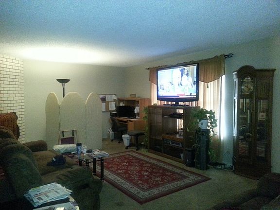 5th image of 2105 Eisenhower Dr