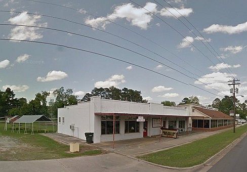 1st image of 905 W Screven St