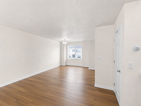 5th image of 1054 W 20th Ave APT 4