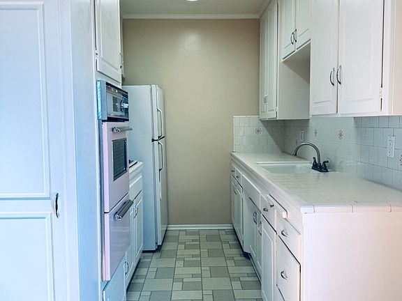 3rd image of 2708 W Clark Ave #J3