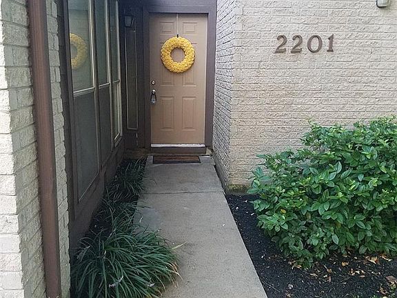 2nd image of 2201 Broadlawn Dr
