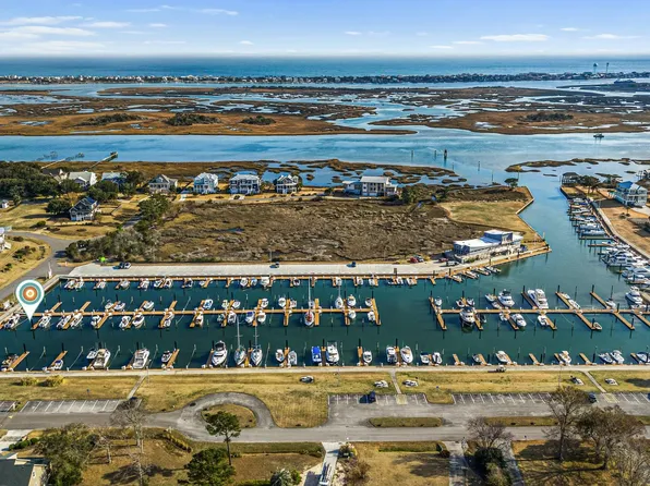 176 Harbour Village Dr #D-02, Hampstead, NC 28443