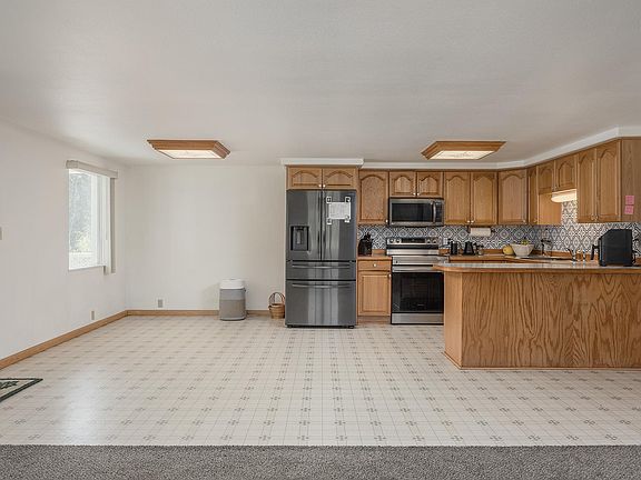 2nd image of 363 Sweren St E
