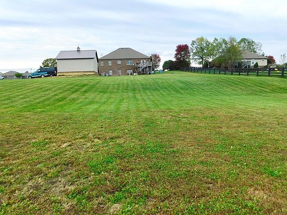 3rd image of 312 Windy Oaks Cir