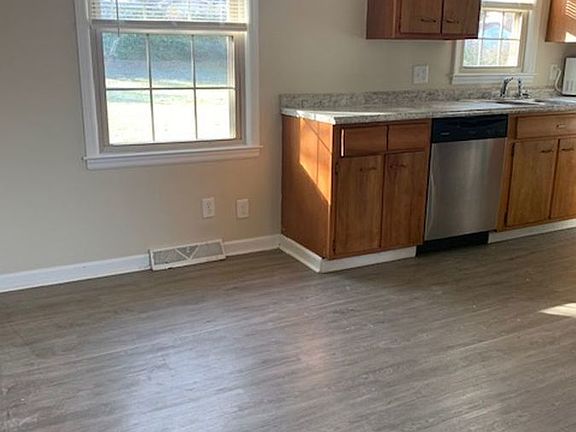 4th image of 508 Hickory Hill Dr