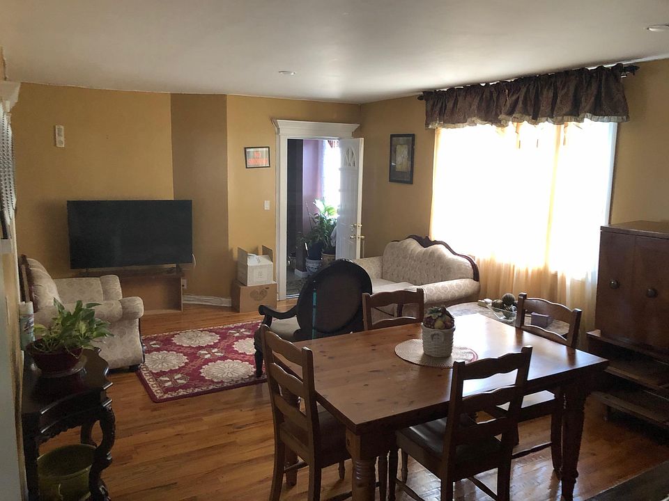 1st image of 31 Rogers St #3