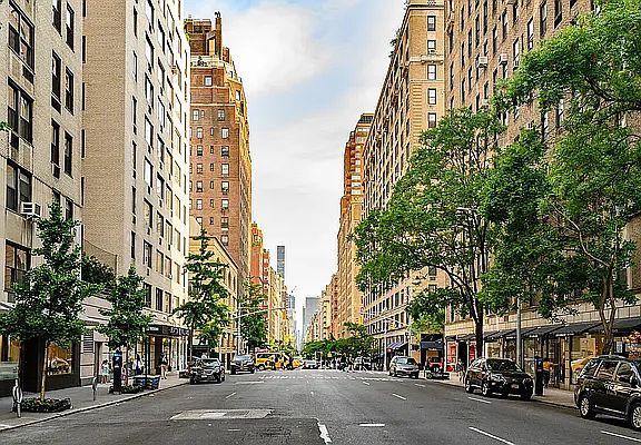 5th image of 25 E 67th St APT 8B