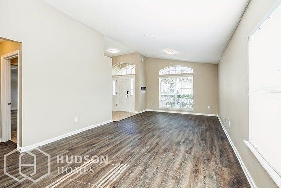 3rd image of 167 Silver Glen Ave
