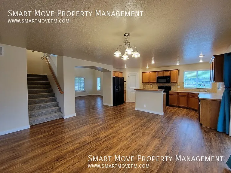 1236 E Pisa St — Photo 6