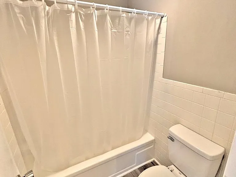 209 Cloverleaf Dr — Photo 22