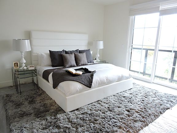 5th image of 8417 Blackburn Ave #201