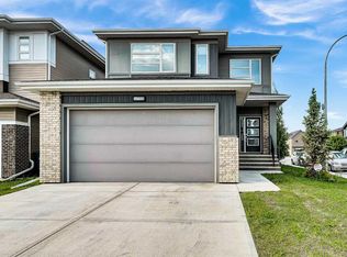300 S Walgrove Blvd SE, Calgary, AB T2X 4C8