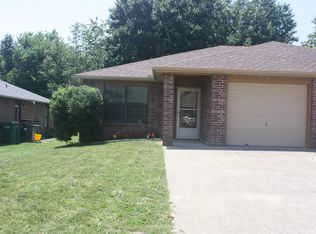 5802B Sara St, Fayetteville, AR 72704