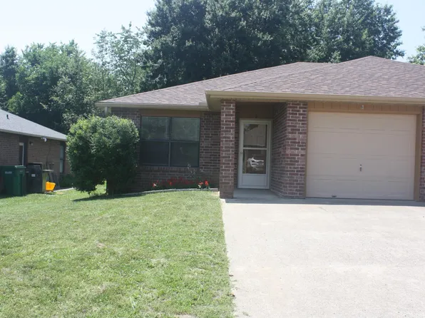 5802B Sara St, Fayetteville, AR 72704