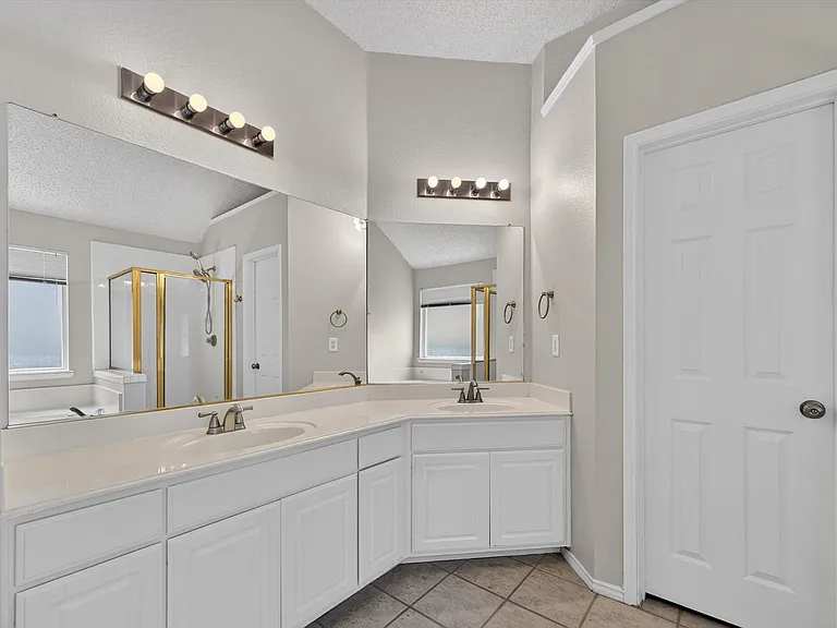 3960 Bexhill Dr — Photo 18