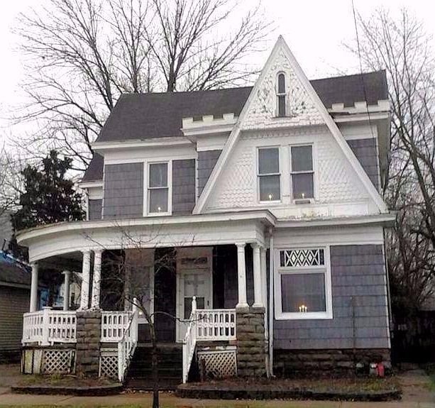 1st image of 208 Main St