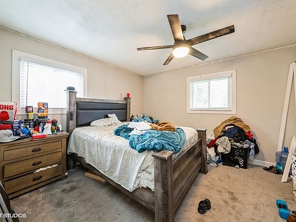 5th image of 18 E Briarwood Dr