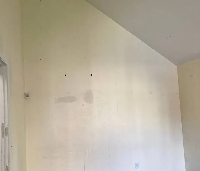 537 Georgina Ave — Photo 1
