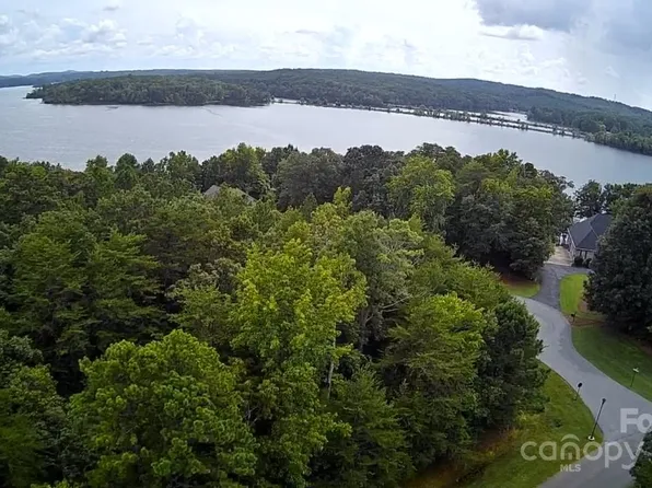 171 Whisper Lake Dr #94, New London, NC 28127