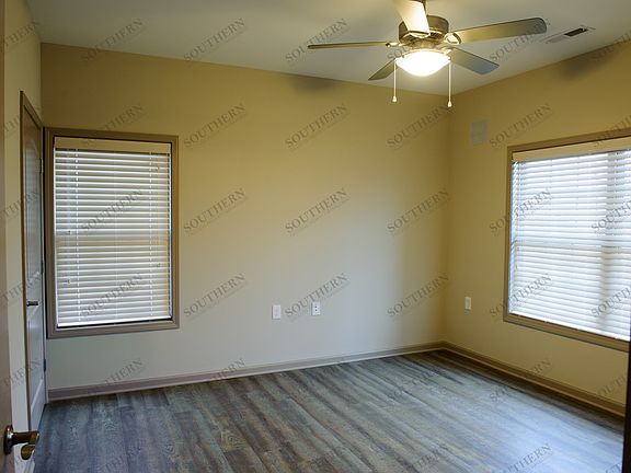4th image of 307 Professional Park Dr APT D