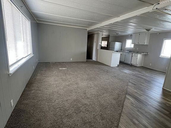 4th image of 558 Bluebird Dr