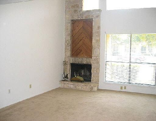 4th image of 3843 BARRINGTON CT #107B