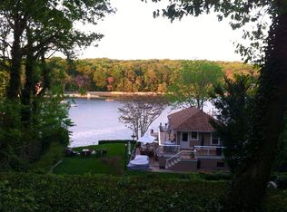 157 Centershore Rd, Centerport, NY 11721