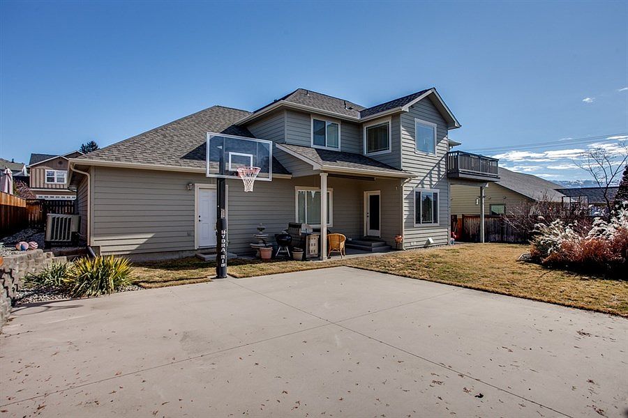 2nd image of 1009 Jackie Ln