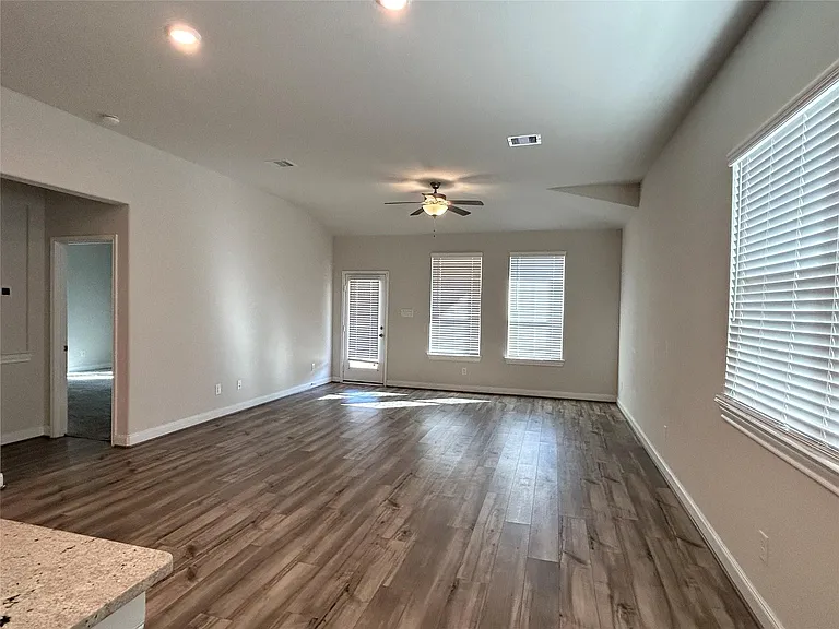 4326 Pale Fox Ln — Photo 29